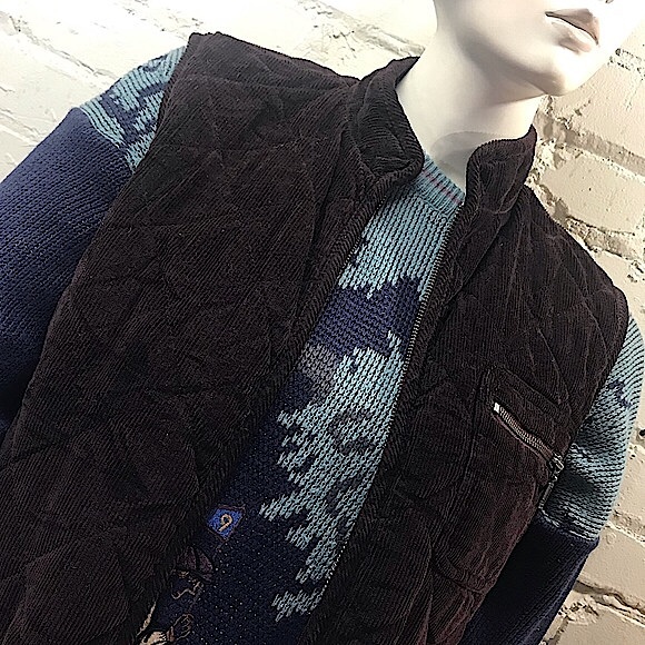 Zip-Up Insulated Corduroy Vest - Picture 2 of 9